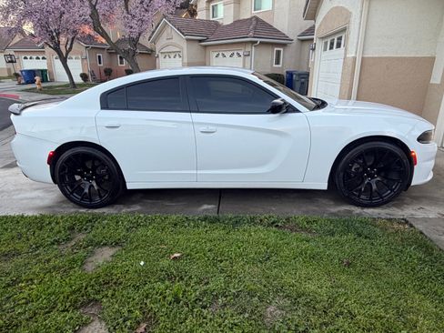 Used 2022 Dodge Charger SXT image 26