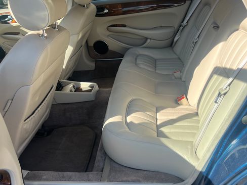 Used 1998 Jaguar XJ8 RWD image 6