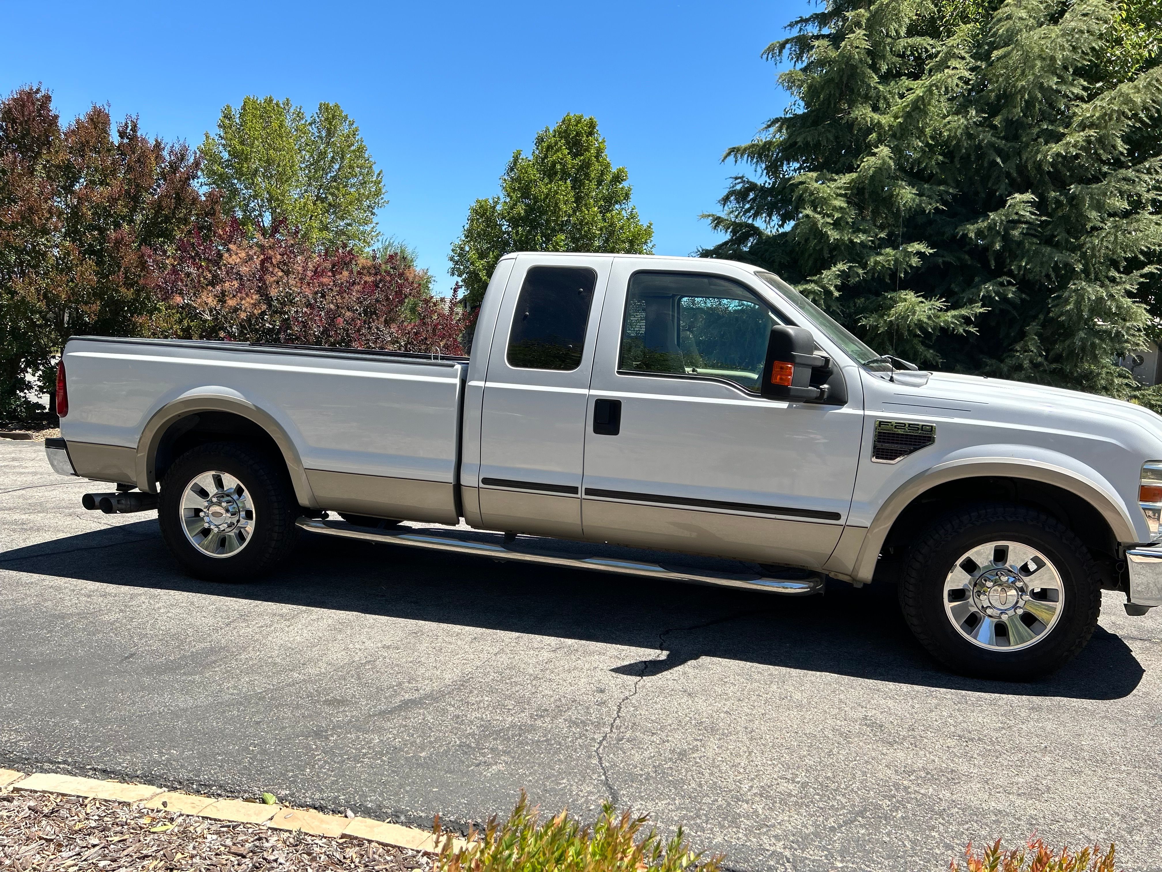 Used 2008 Ford F250 Lariat RWD image 1