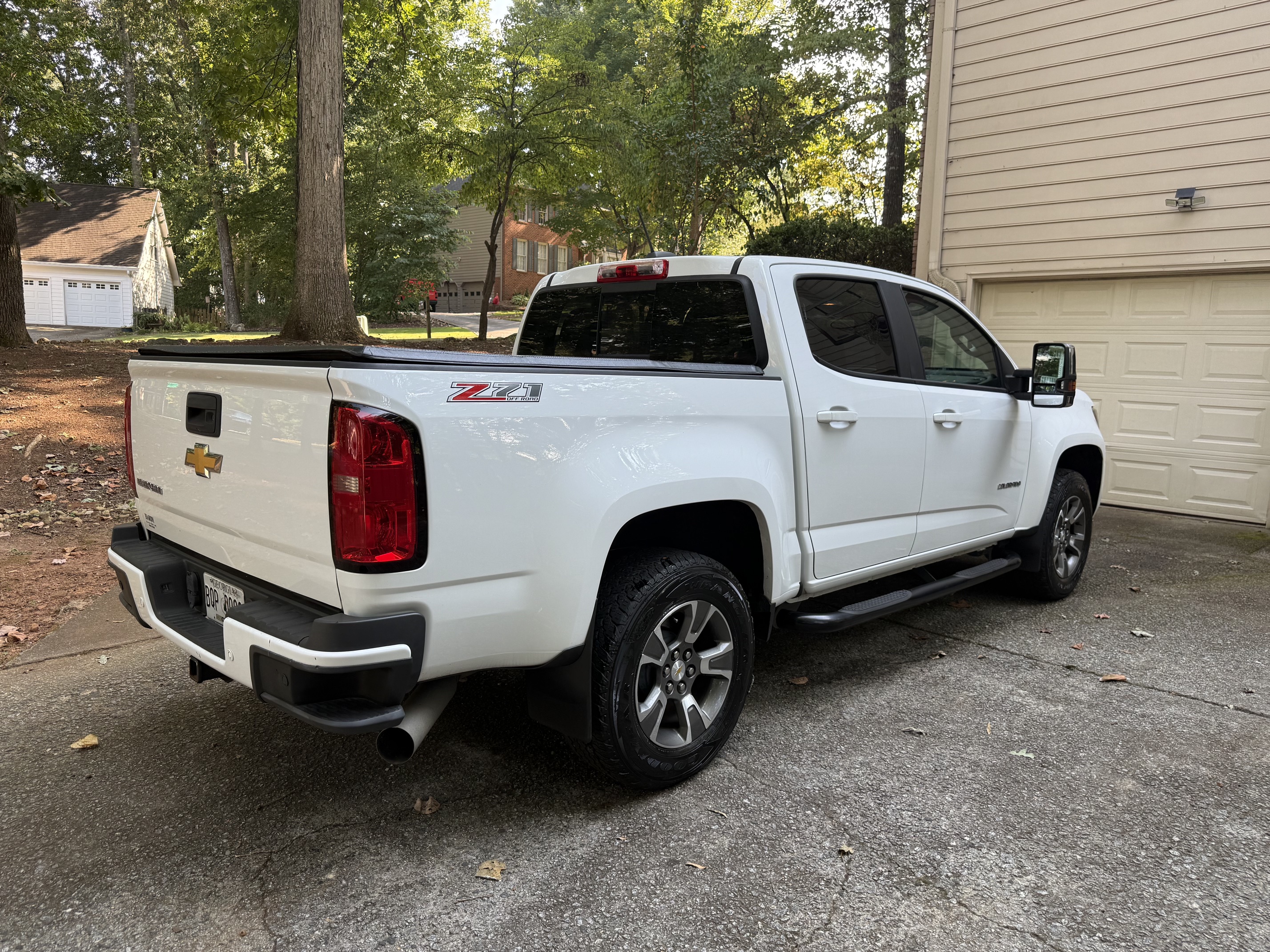 Used 2020 Chevrolet Colorado Z71 AWD/4WD image 2