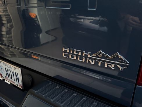 Used 2024 Chevrolet Silverado 2500 High Country w/ Technology Package AWD/4WD image 14