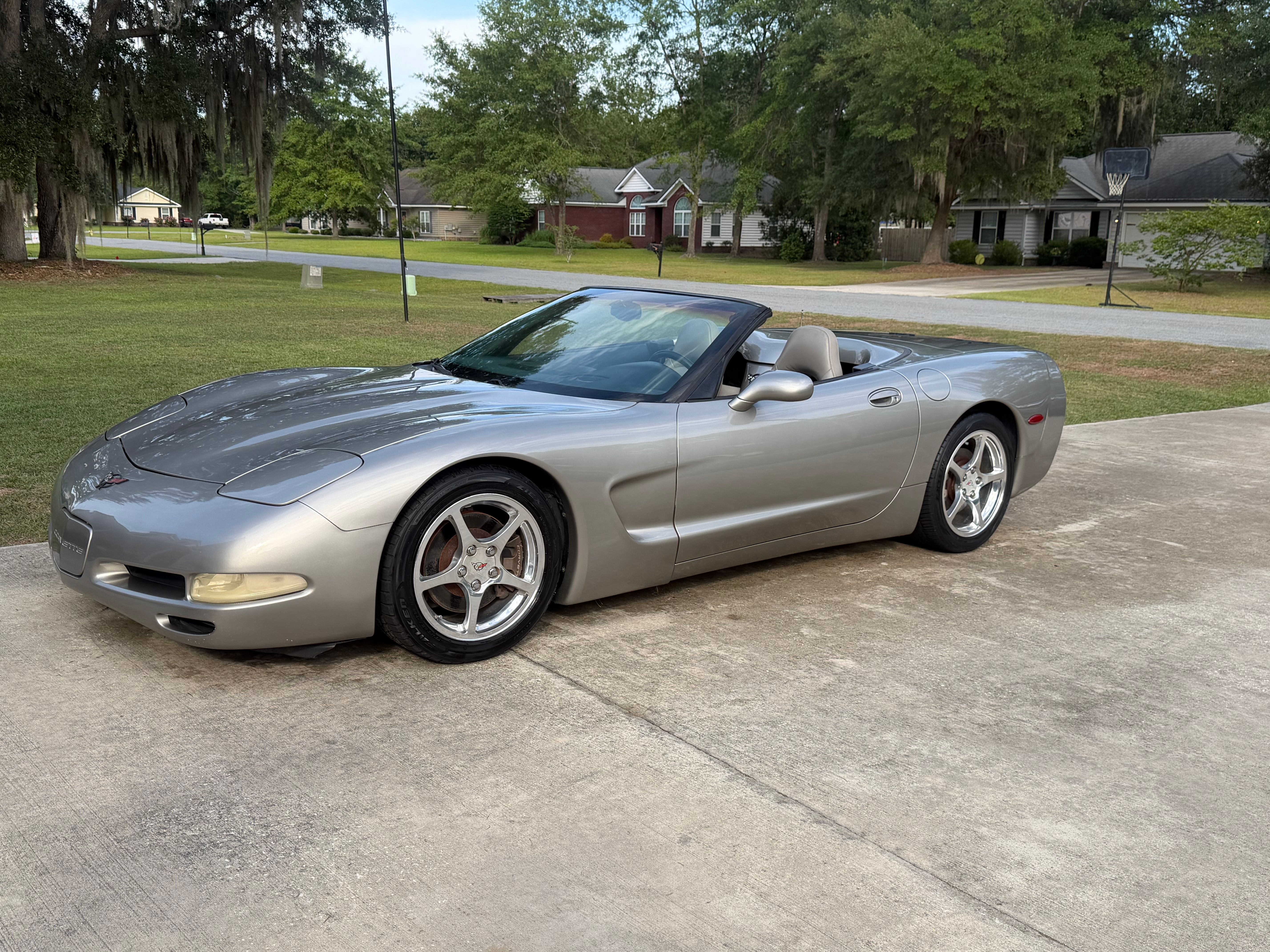 Used 2001 Chevrolet Corvette Convertible w/ Preferred Equipment Group2 RWD image 17