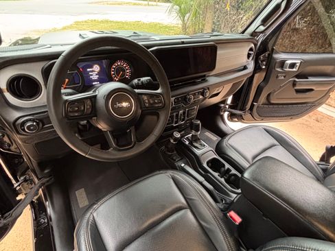 Used 2024 Jeep Wrangler Unlimited Sport image 6