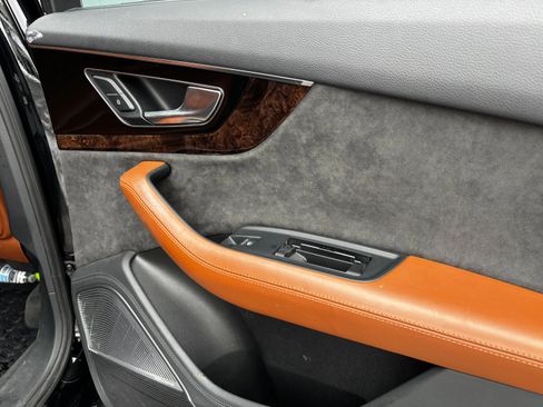 Used 2018 Audi Q7 3.0T Prestige image 19