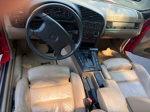 Used 1995 BMW 325i Convertible RWD image 5