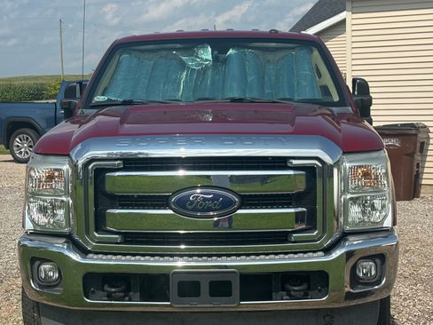 Used 2015 Ford F250 Lariat w/ Lariat Interior Package AWD/4WD image 4