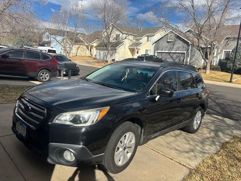 Used 2017 Subaru Outback 2.5i Premium image 2