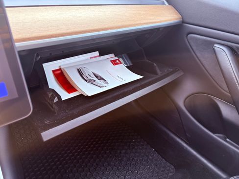 Used 2018 Tesla Model 3 Long Range image 23