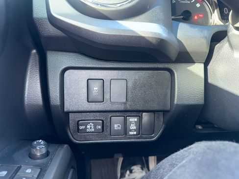 Used 2021 Toyota Tacoma TRD Off-Road w/ Technology Package image 16