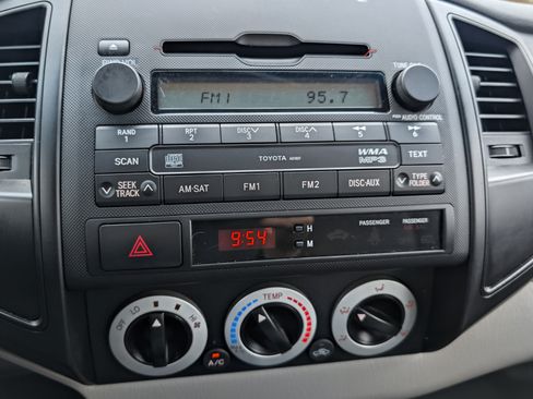 Used 2010 Toyota Tacoma 2WD Regular Cab image 11