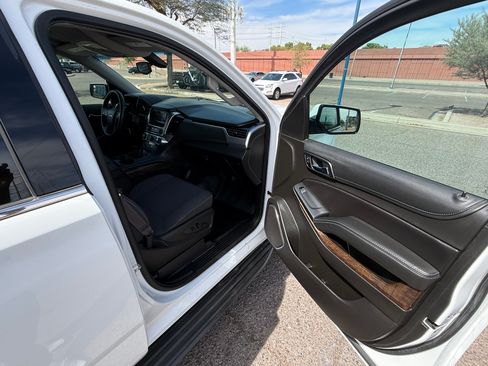 Used 2017 Chevrolet Tahoe 2WD w/ Remote Keyless Entry Package image 9