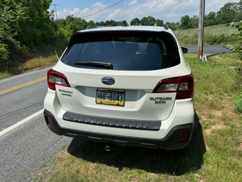 Used 2019 Subaru Outback 3.6R Touring AWD/4WD image 9