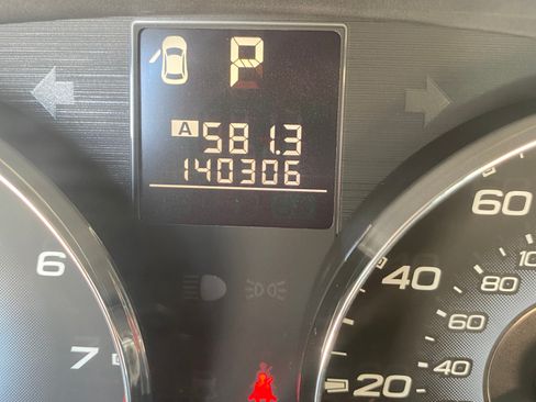 Used 2010 Subaru Legacy 2.5i Premium AWD/4WD image 6