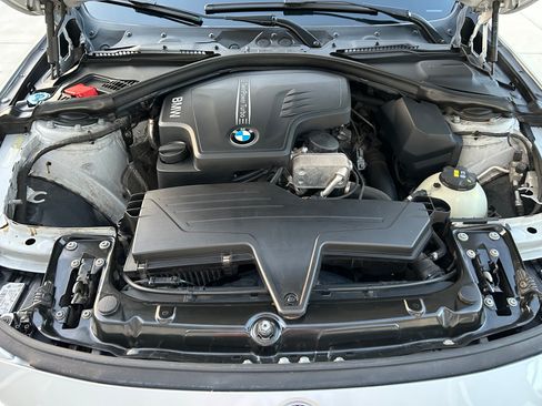 Used 2016 BMW 328i xDrive Sedan AWD/4WD image 4