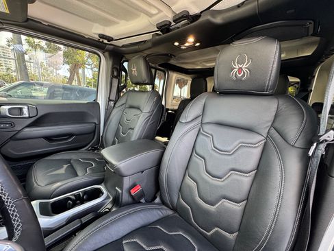 Used 2022 Jeep Wrangler Unlimited Sahara w/ Cold Weather Group image 17