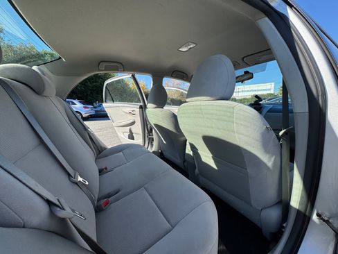 Used 2012 Toyota Corolla LE image 12