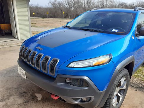 Used 2018 Jeep Cherokee Trailhawk w/ Quick Order Package 27L image 2