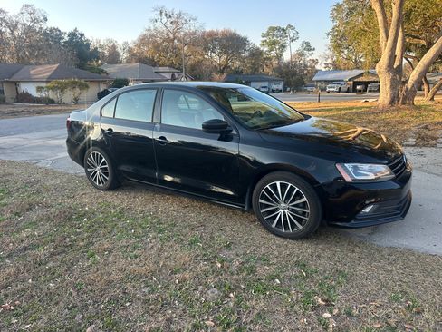Used 2016 Volkswagen Jetta Sport w/ Lighting Package image 4