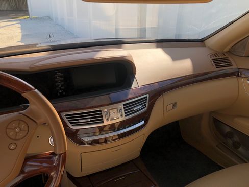 Used 2010 Mercedes-Benz S 550 image 9