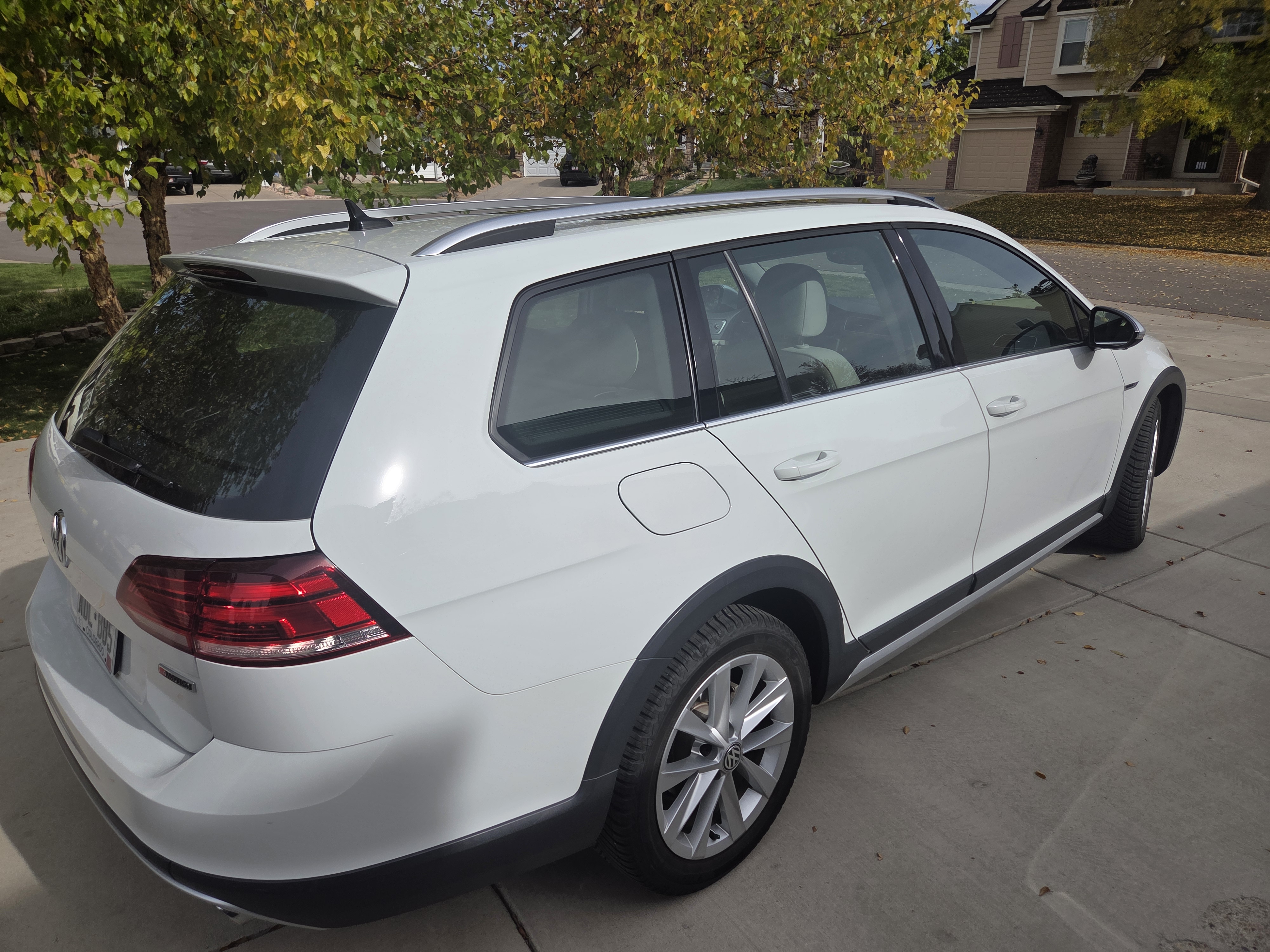 Used 2019 Volkswagen Golf Alltrack SE AWD/4WD image 5