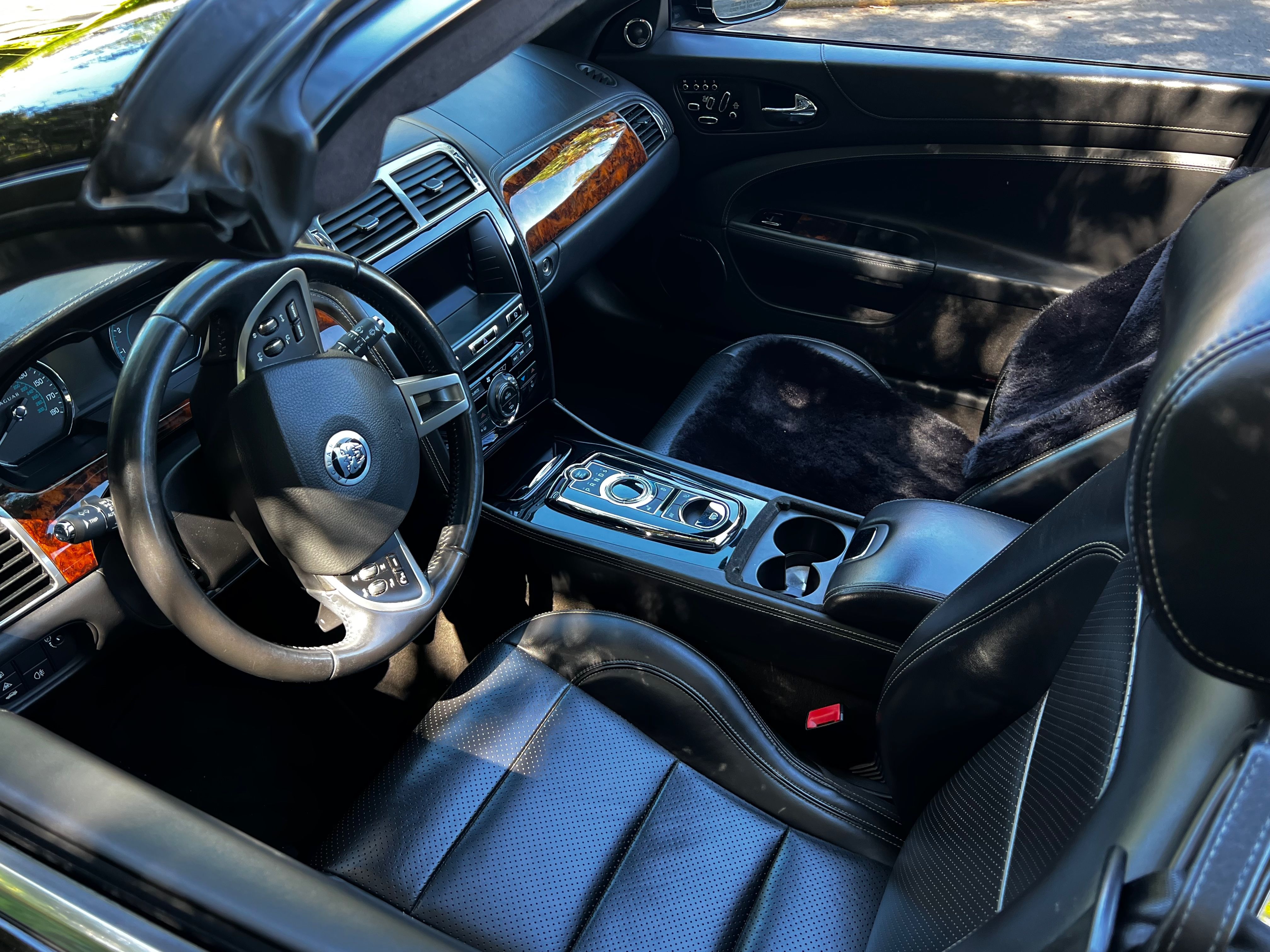 Used 2012 Jaguar XK Convertible RWD image 10