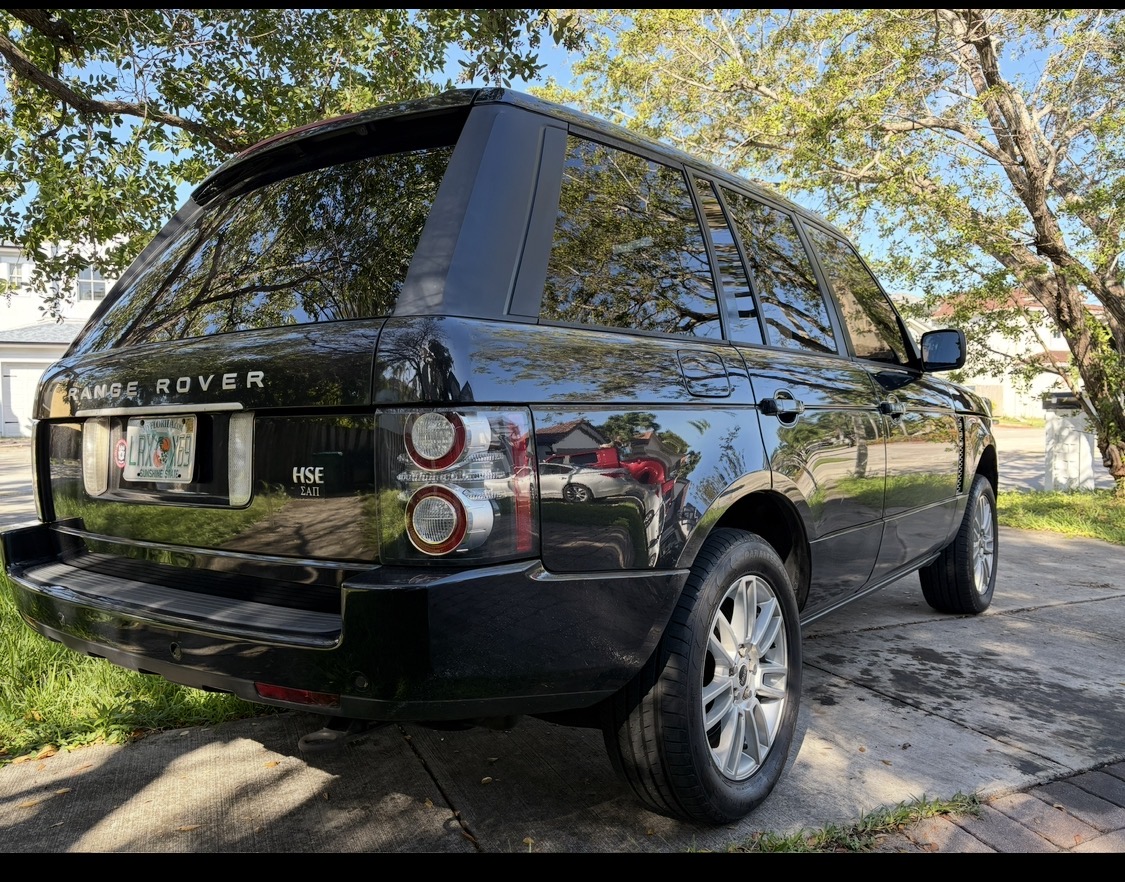 Used 2012 Land Rover Range Rover HSE AWD/4WD image 4