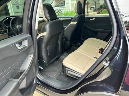 Used 2021 Ford Escape SEL FWD image 11