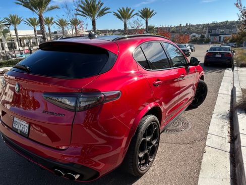 Used 2024 Alfa Romeo Stelvio Quadrifoglio image 6