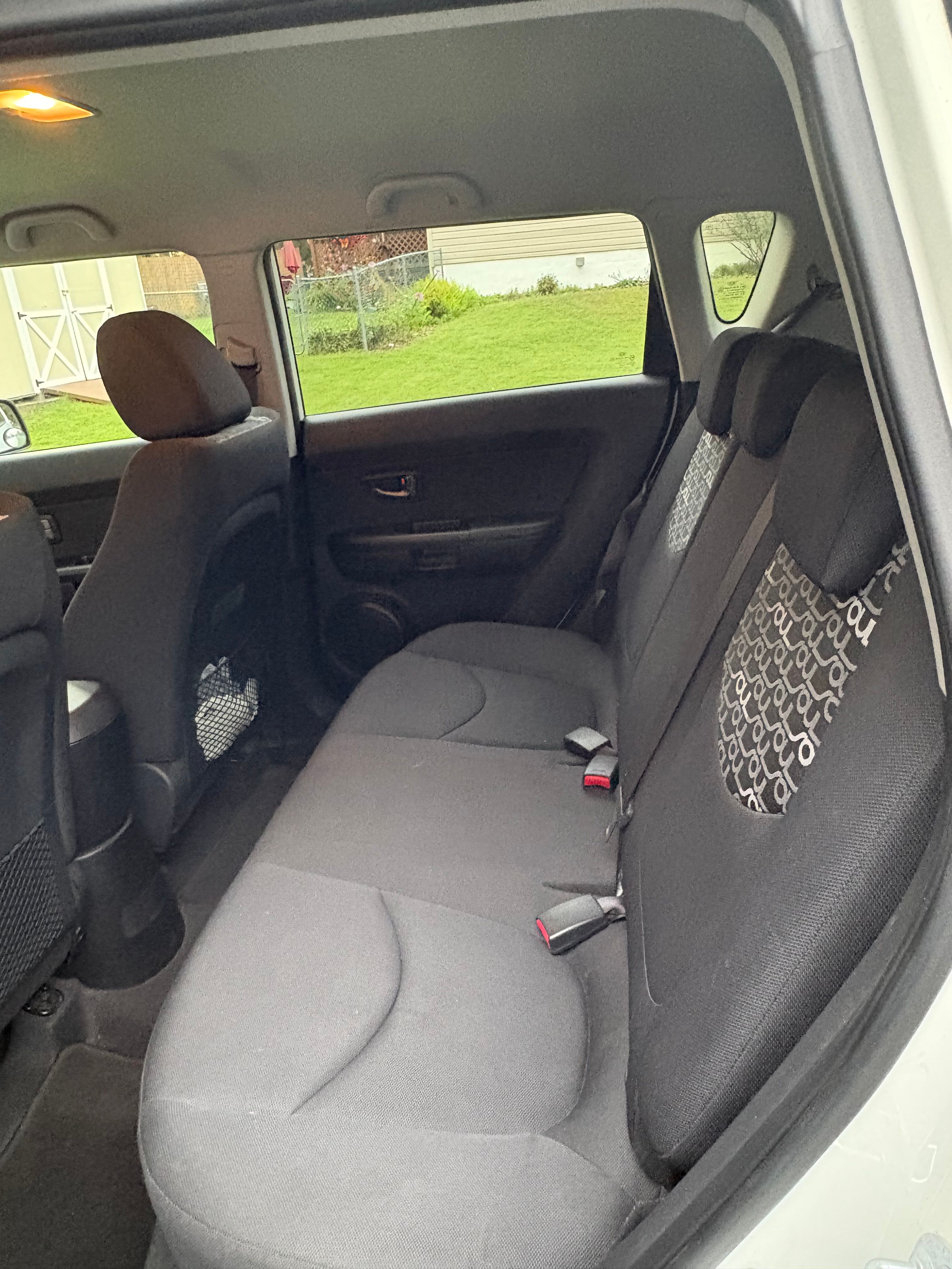 Used 2010 Kia Soul + FWD image 6