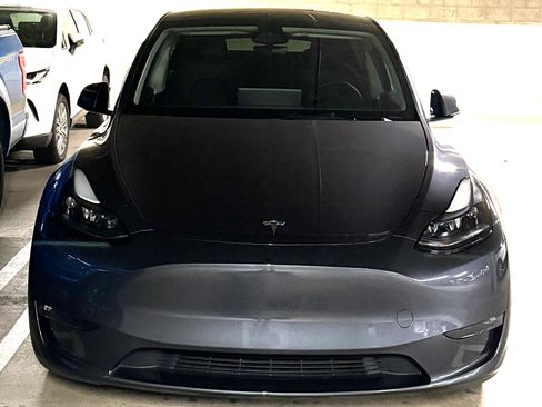 Used 2023 Tesla Model Y Performance image 4