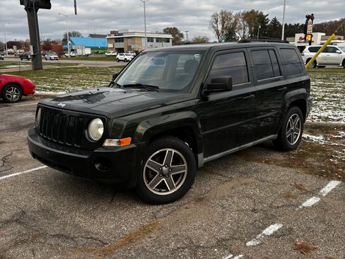 Used 2010 Jeep Patriot Sport image 1