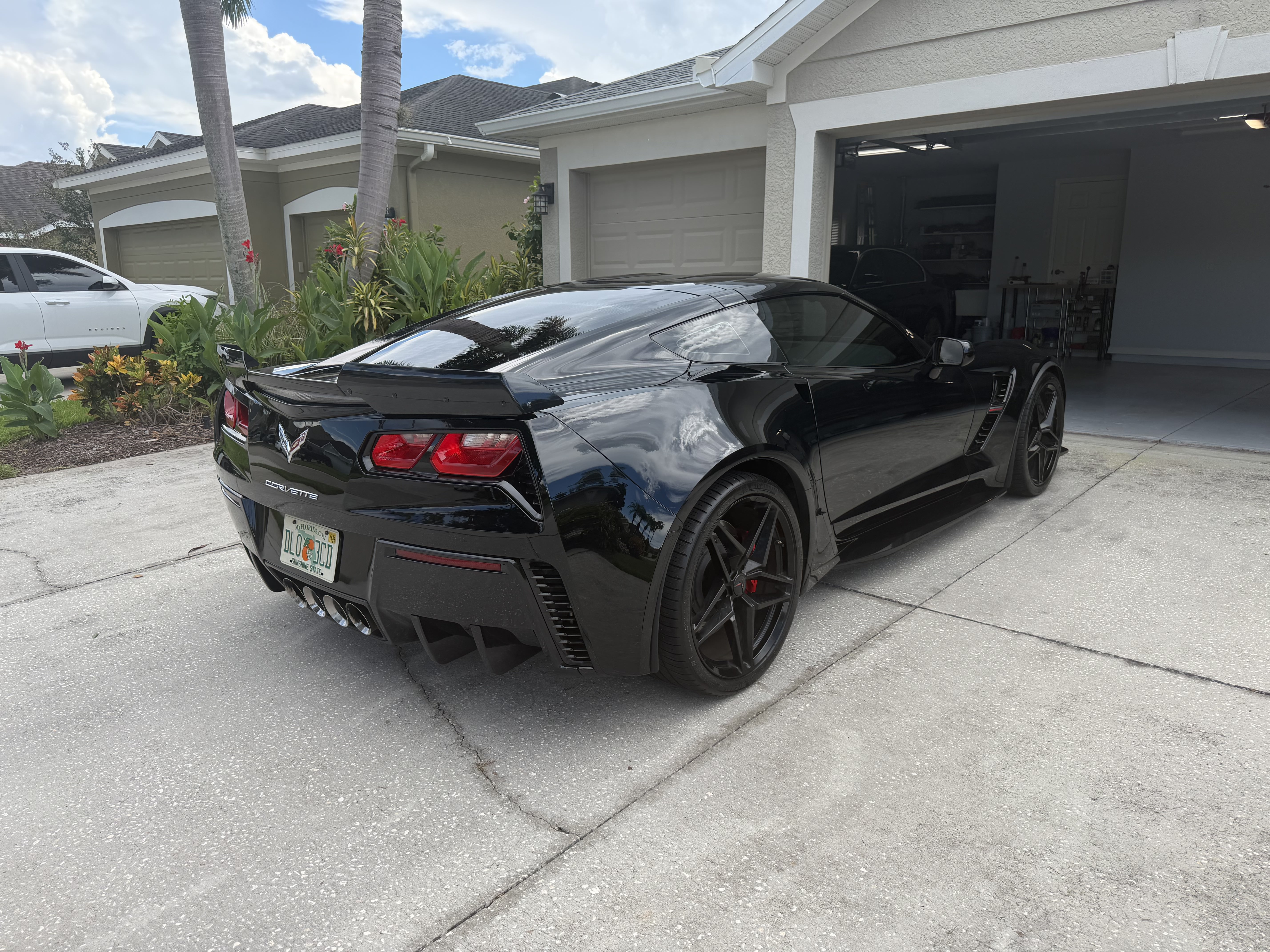 Used 2017 Chevrolet Corvette Grand Sport w/ Grand Sport Heritage Package RWD image 4