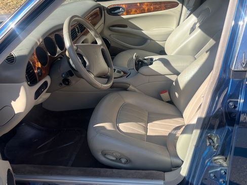 Used 1998 Jaguar XJ8 RWD image 5