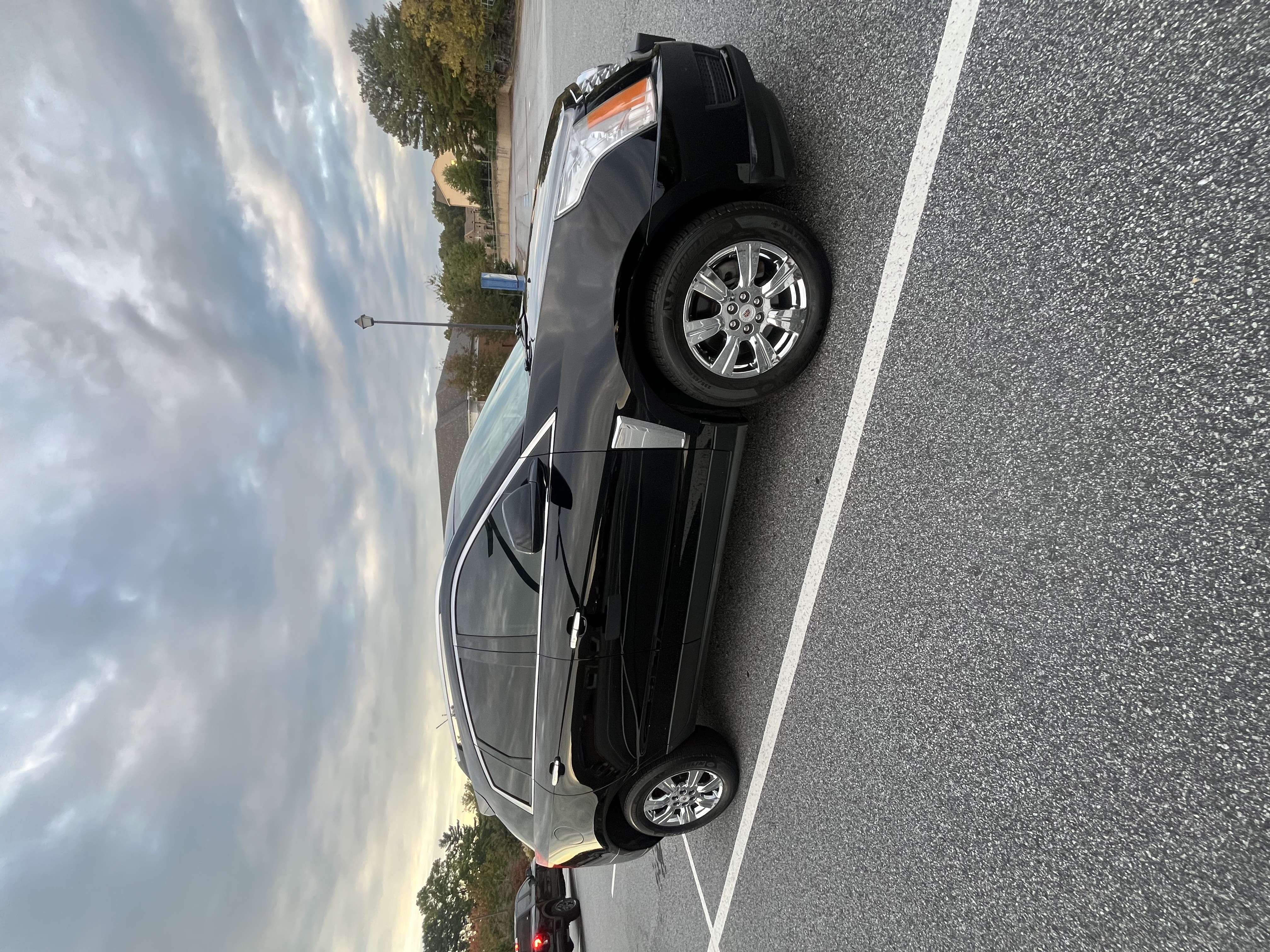 Used 2015 Cadillac SRX Luxury w/ Driver Awareness Package FWD image 5