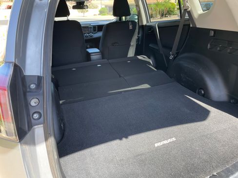 Used 2017 Toyota RAV4 LE w/ Carpet Mat Package FWD image 17