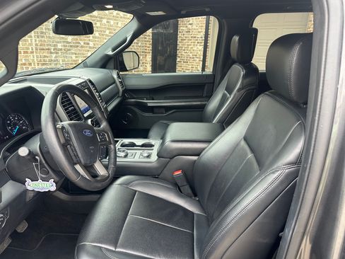 Used 2020 Ford Expedition Max XLT w/ Equipment Group 202A image 8