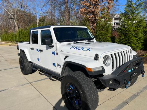 Used 2020 Jeep Gladiator Overland image 5