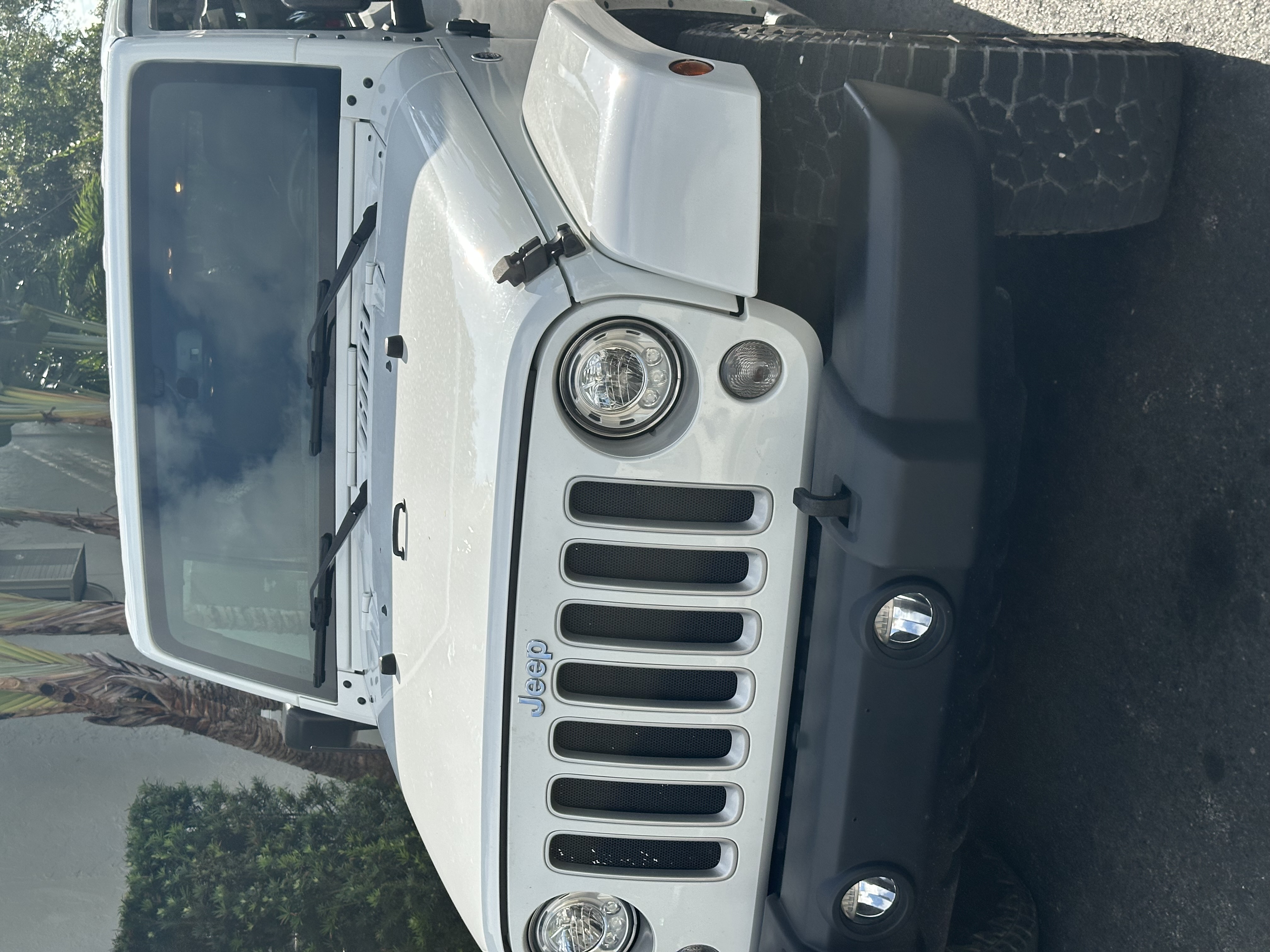 Used 2018 Jeep Wrangler Unlimited Sahara w/ Max Tow Package AWD/4WD image 13