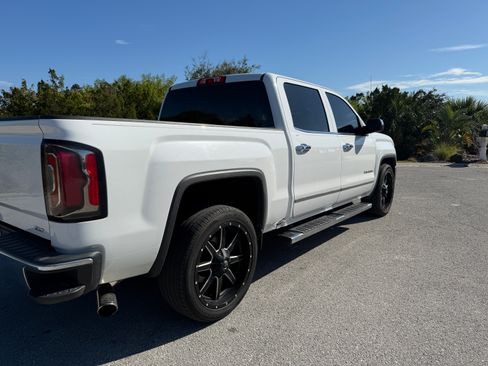 Used 2018 GMC Sierra 1500 SLT w/ SLT Premium Package image 6