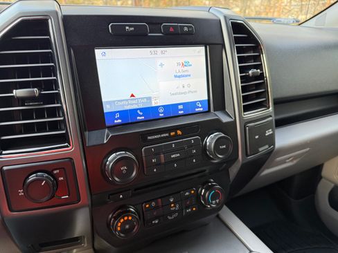 Used 2018 Ford F150 XLT w/ Equipment Group 302A Luxury image 4