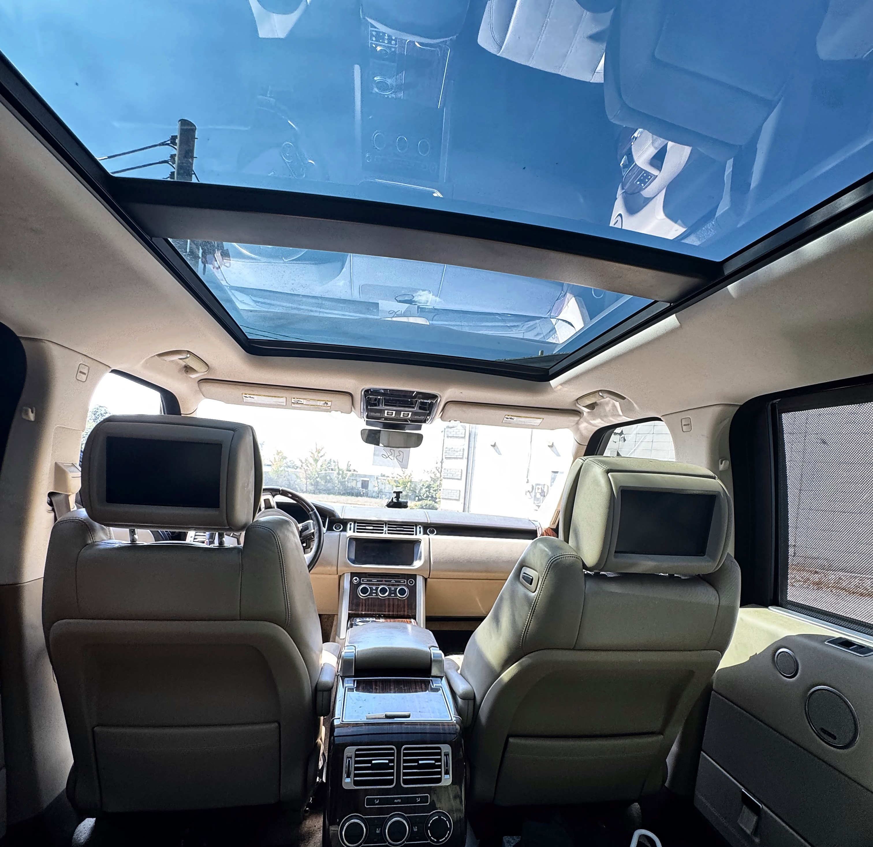 Used 2017 Land Rover Range Rover Long Wheelbase Supercharged AWD/4WD image 8