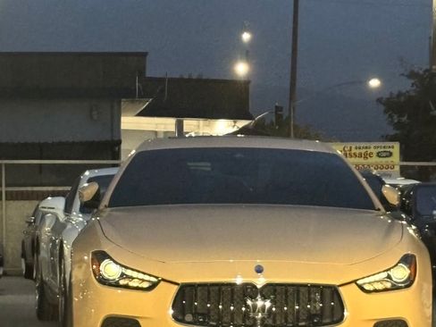 Used 2017 Maserati Ghibli S image 2