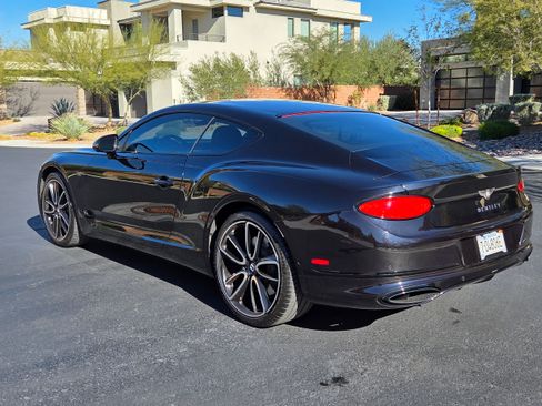 Used 2020 Bentley Continental GT image 9