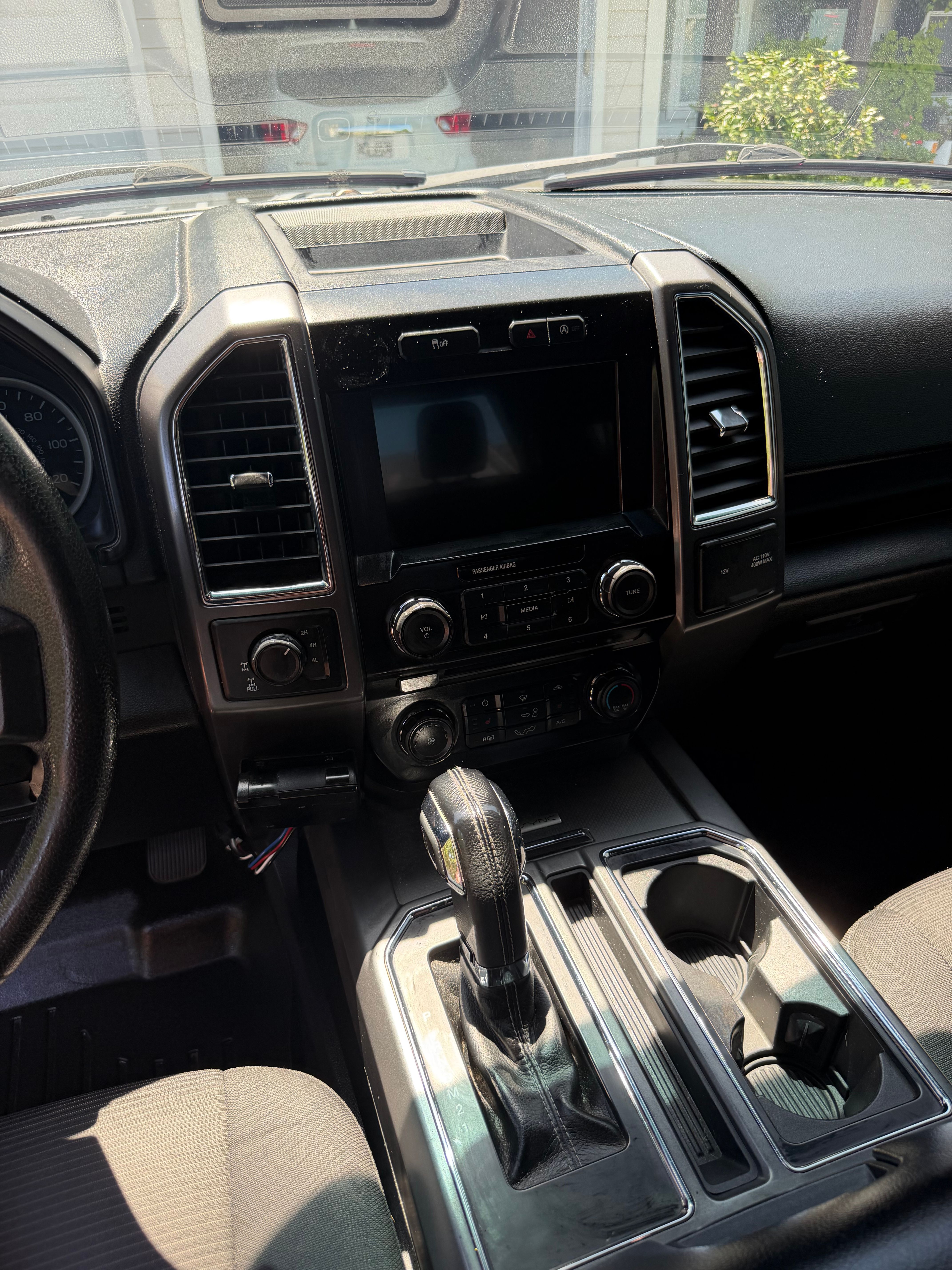 Used 2016 Ford F150 XLT w/ Equipment Group 302A Luxury AWD/4WD image 18