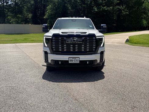 Used 2025 GMC Sierra 3500 Denali Ultimate AWD/4WD image 4