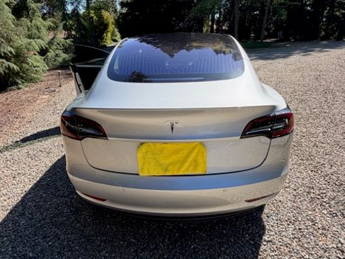 Used 2018 Tesla Model 3 Long Range image 2