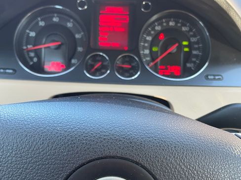 Used 2006 Volkswagen Passat 2.0T image 11