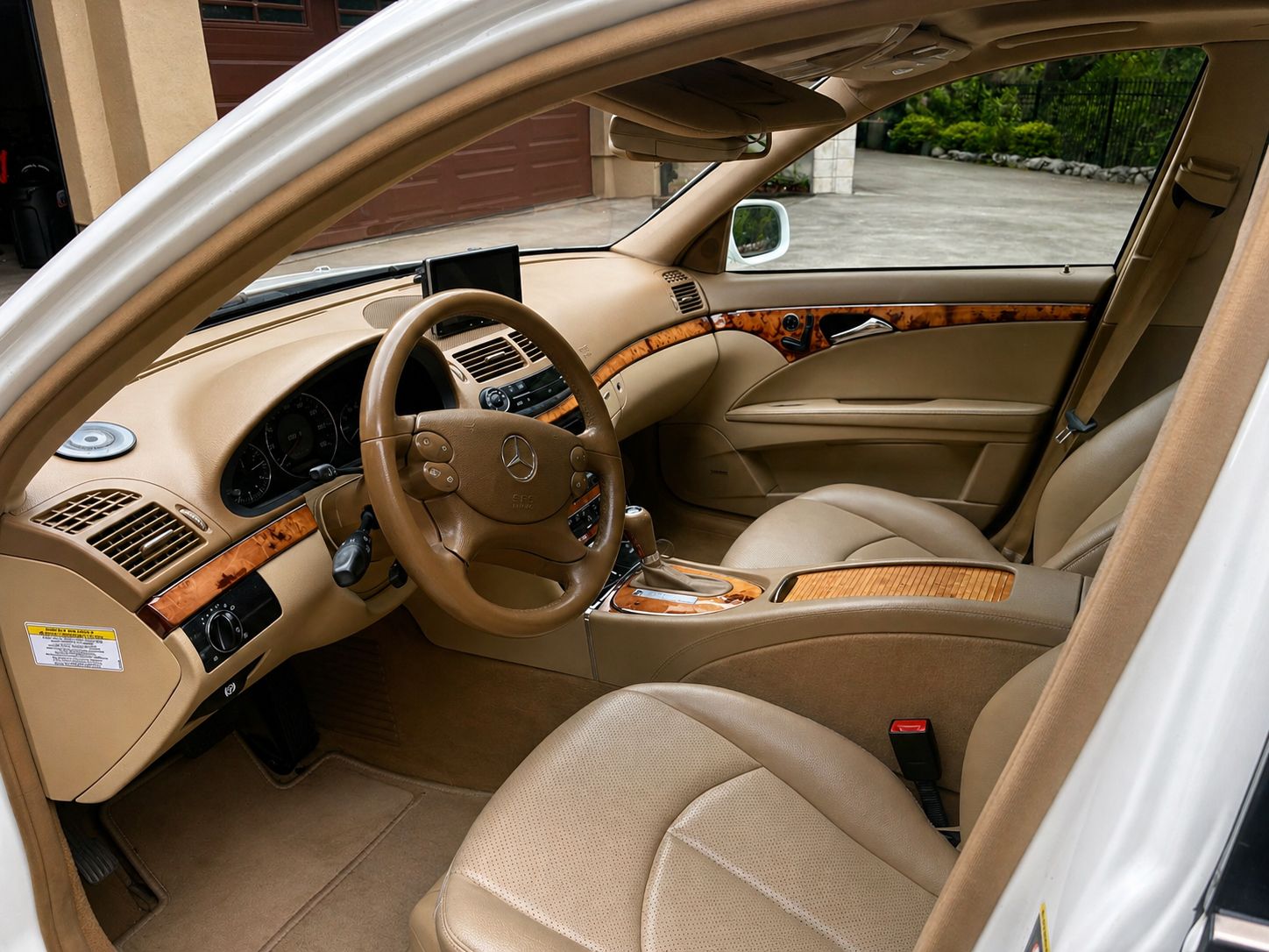 Used 2007 Mercedes-Benz E 350 4MATIC Sedan image 6