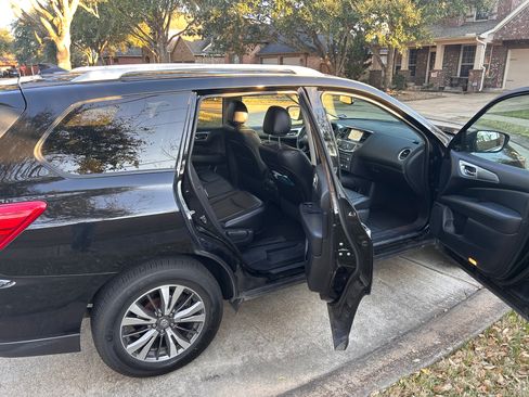 Used 2020 Nissan Pathfinder SL AWD/4WD image 5