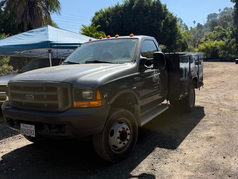 Used 2000 Ford F450 2WD Regular Cab Super Duty image 1
